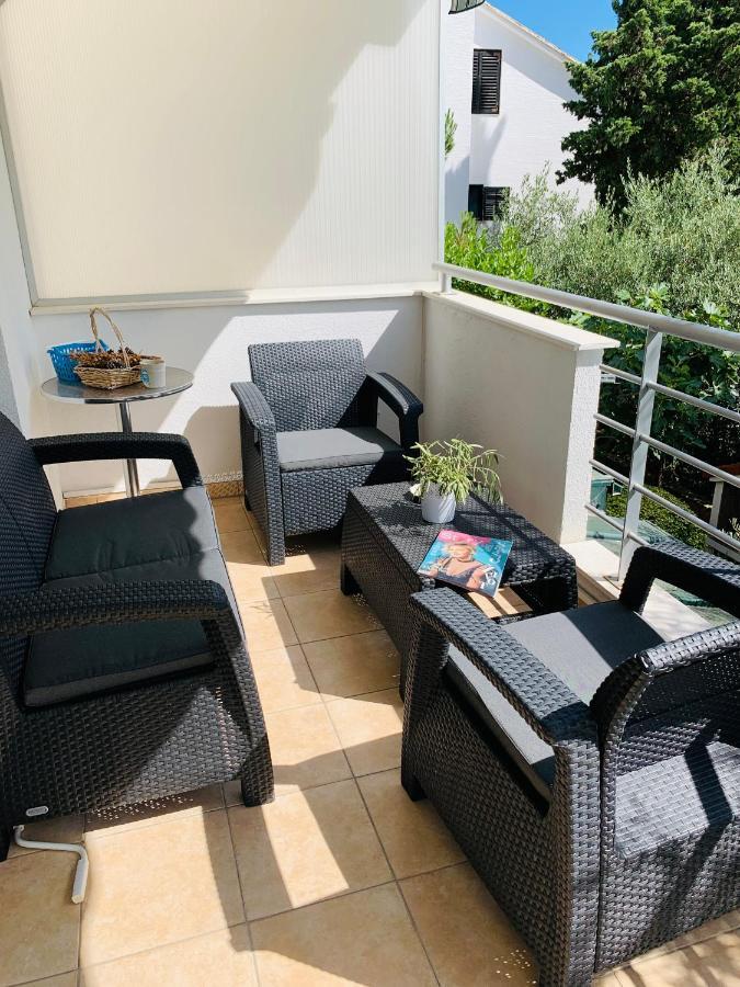 Ivana Apartment With Terrace 诺瓦利娅 外观 照片