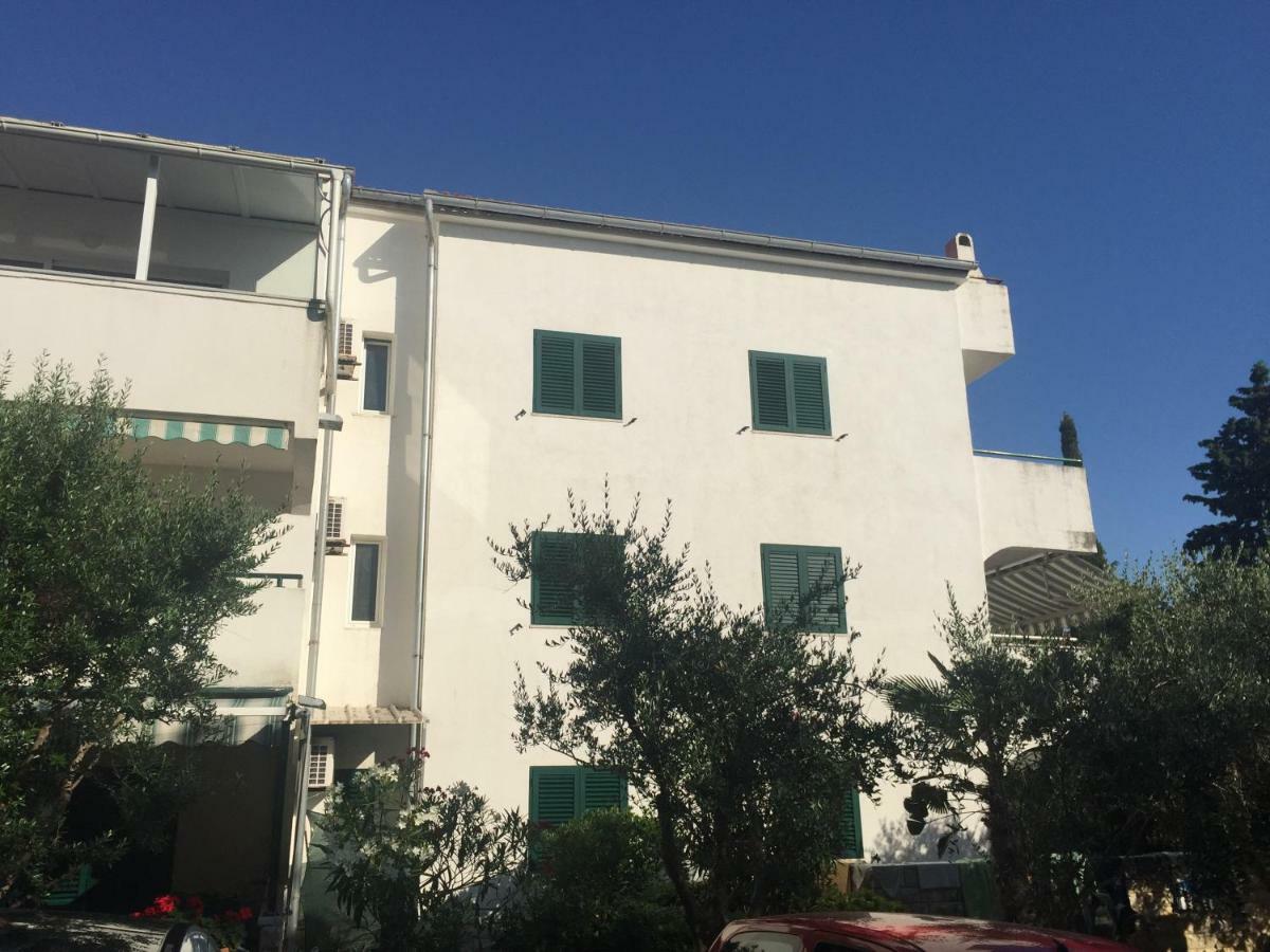 Ivana Apartment With Terrace 诺瓦利娅 外观 照片
